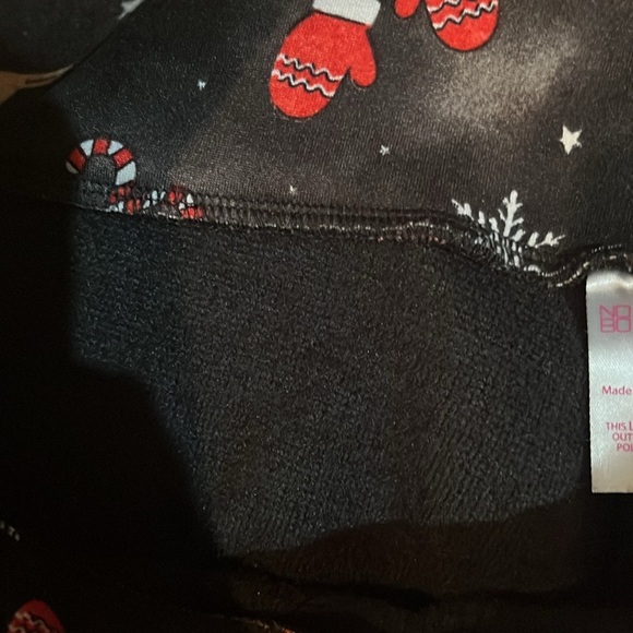 No boundaries women holiday Leggings. Fleece lined. Size Largee - Picture 3 of 3